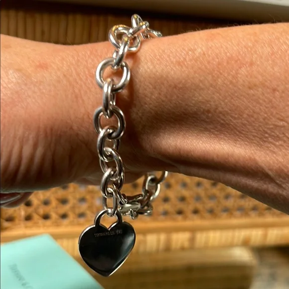 Tiffany & Co. Silver Charm Bracelet with Heart - Picture 5 of 6